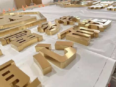 丽江拉丝不锈钢字的特点。